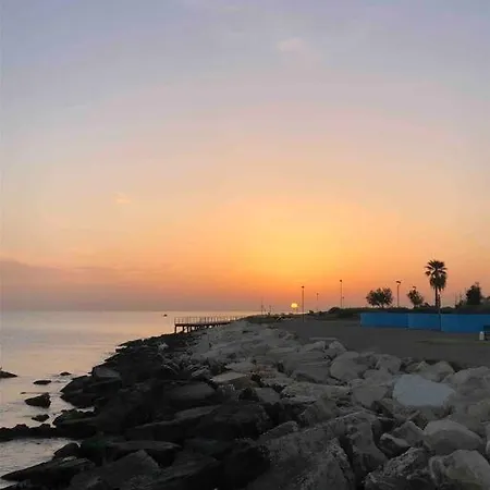 Double Balcony Sea View Apartment Bari