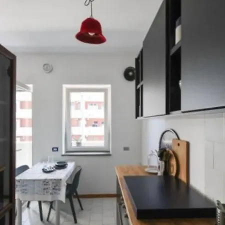 Double Balcony Sea View Apartment Bari